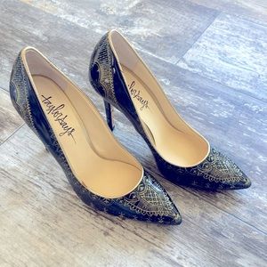 Taylor Says Black and Gold Hena Heels Size 6